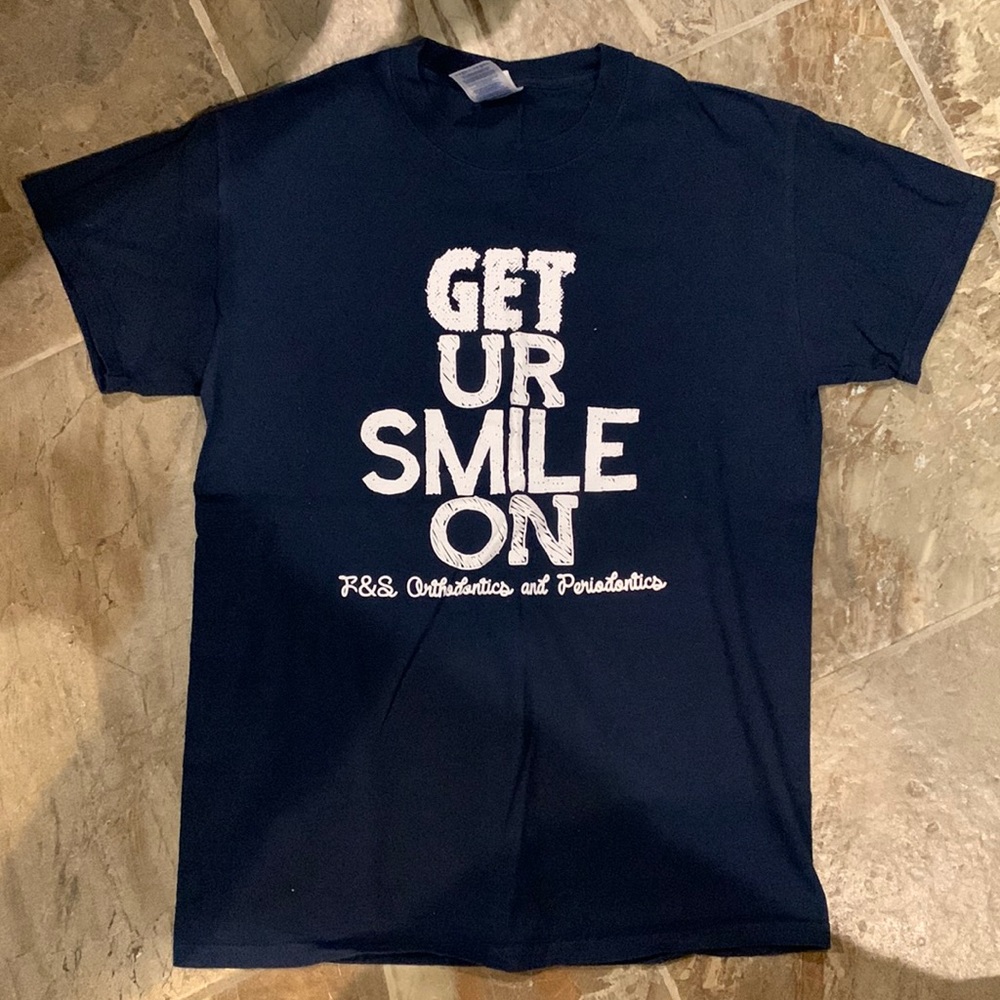 Gildan F&S ortho shirt size small